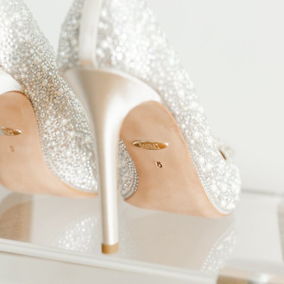 Badgley Mischka Cher II Ivory Pearl Diamond Pointed Toe Stiletto 5 Bride - Picture 9 of 15